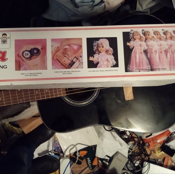 Vintage battery operated Lisa singing talking doll in box never open never used - Picture 7 of 12